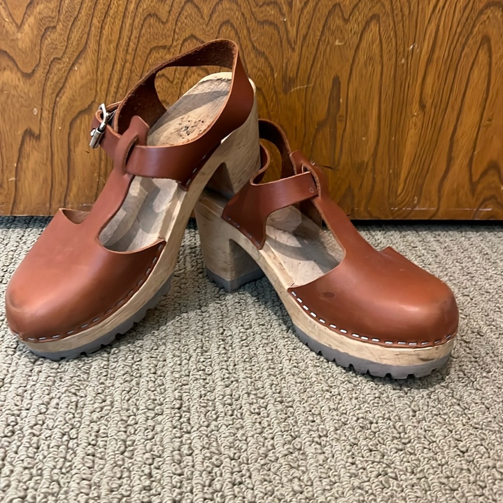 MIA Tan Leather Clogs with Chunky Heel